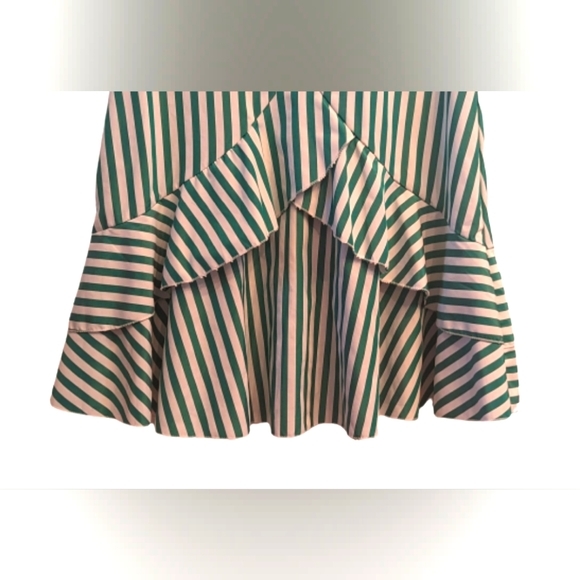 EUC SHEIN green/white ruffle hem cap flutter sleeve hidden white back zipper - Picture 3 of 14